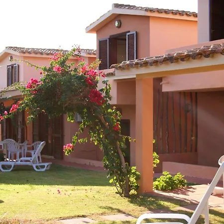 アパートホテル Verdemare Sardegna Due 2*